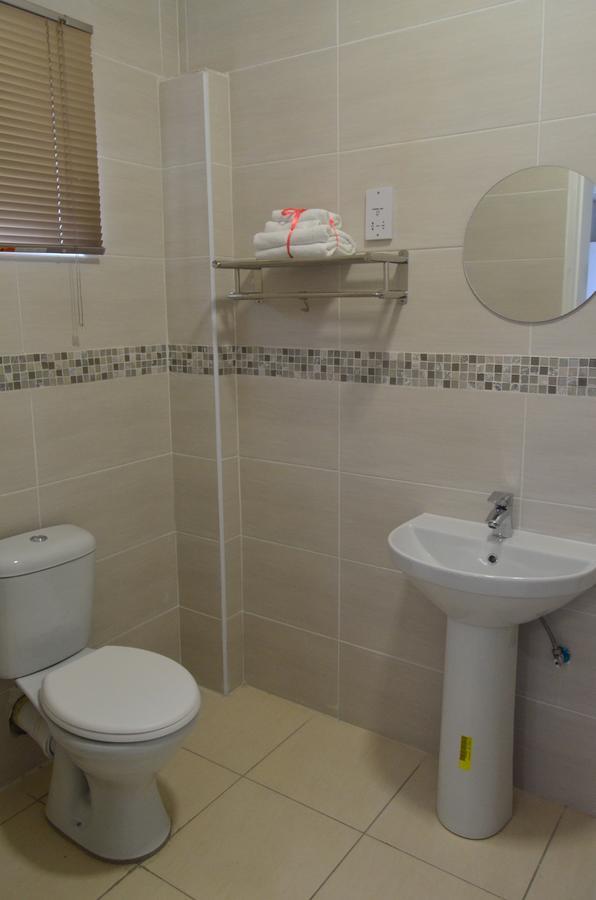 Cosy Palms Bed & Breakfast Gaborone Luaran gambar