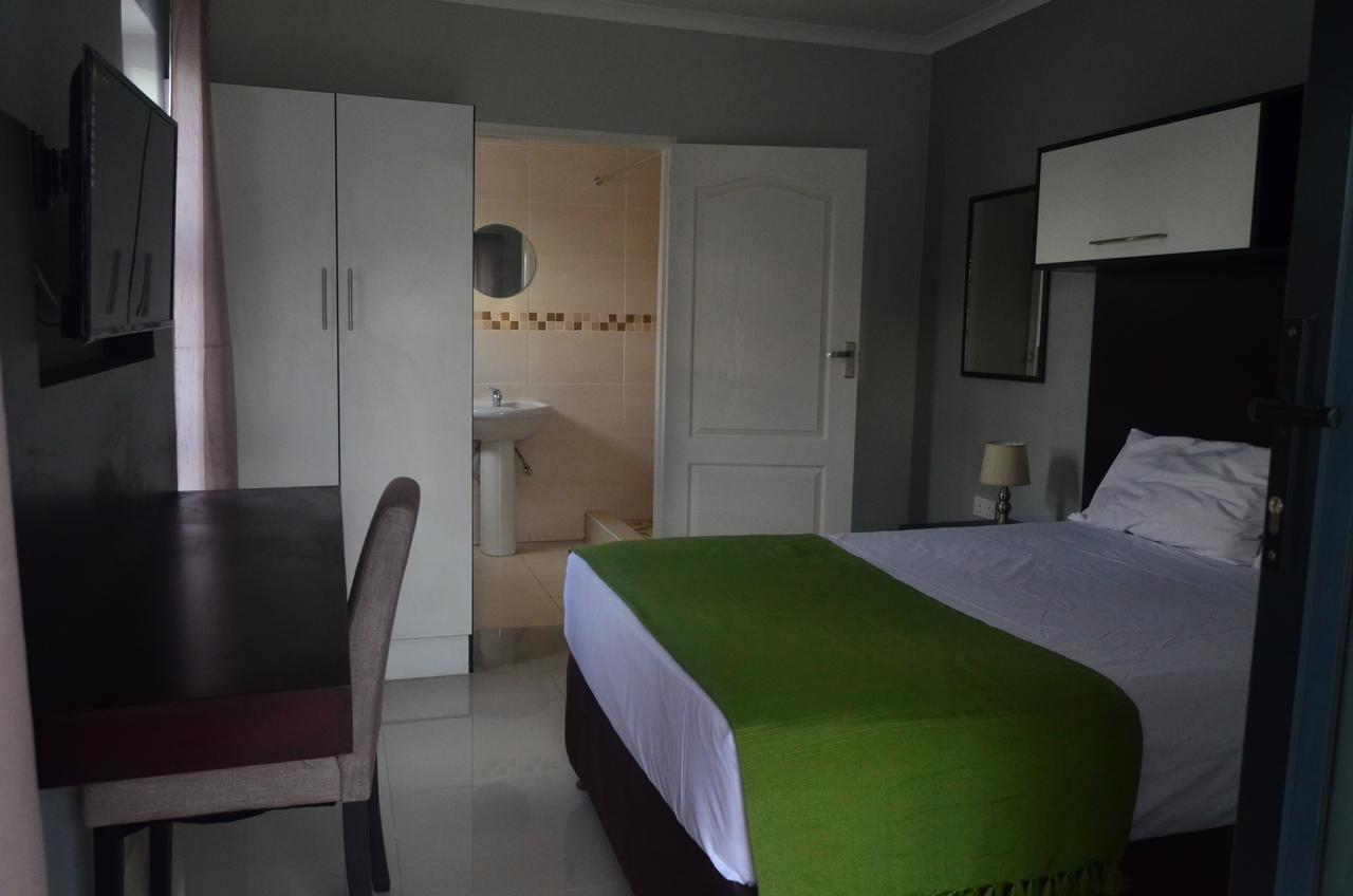 Cosy Palms Bed & Breakfast Gaborone Luaran gambar