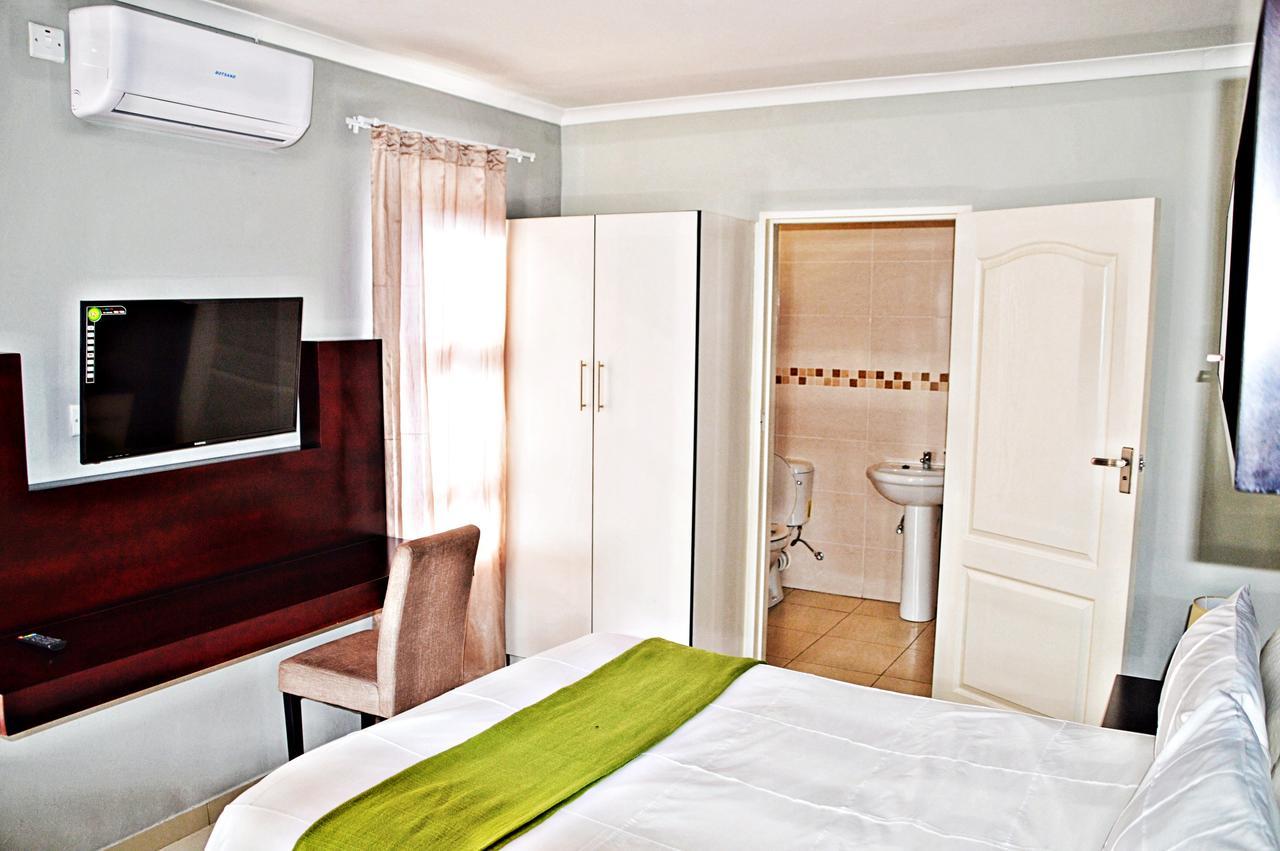 Cosy Palms Bed & Breakfast Gaborone Luaran gambar