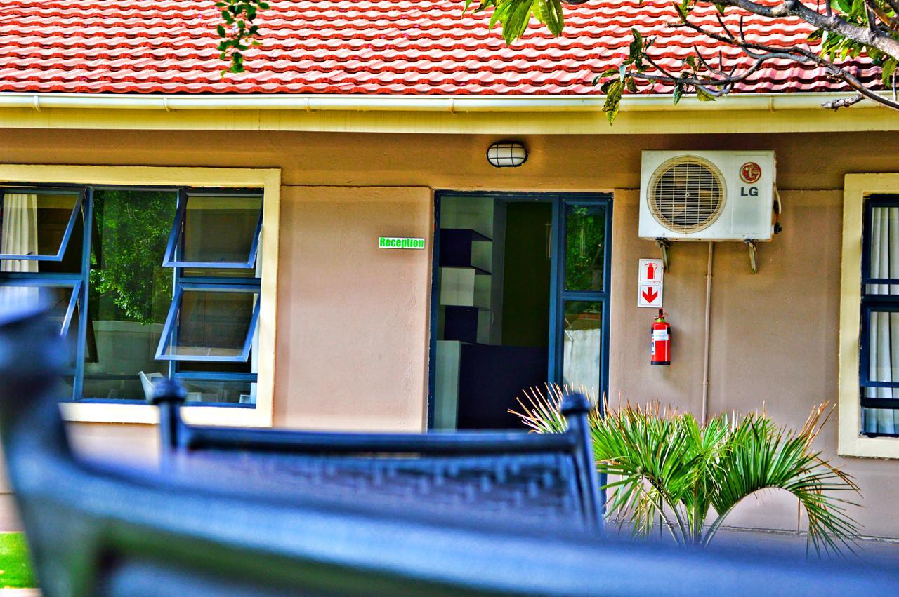 Cosy Palms Bed & Breakfast Gaborone Luaran gambar